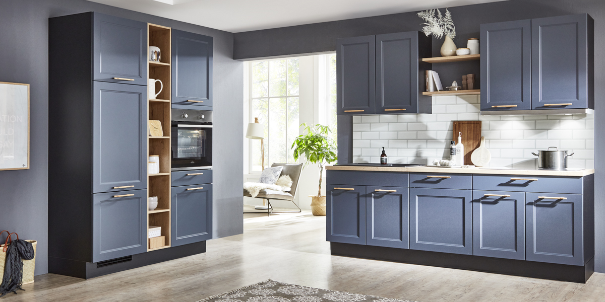 Landhausküchen verbinden zeitlose Gemütlichkeit mit moderner Funktionalität und schaffen so eine warme Atmosphäre in Ihrem Zuhause.